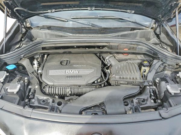 2022 BMW X2 sDrive28i — Engine bay