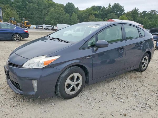 2013 TOYOTA PRIUS — DSFA — Front 3/4