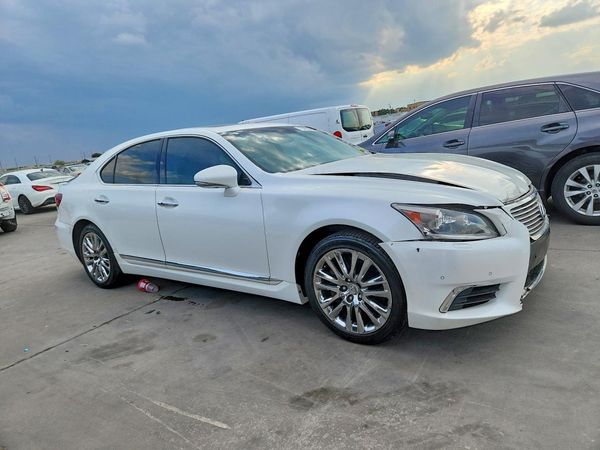 2014 LEXUS LS 460 — Passenger 3/4