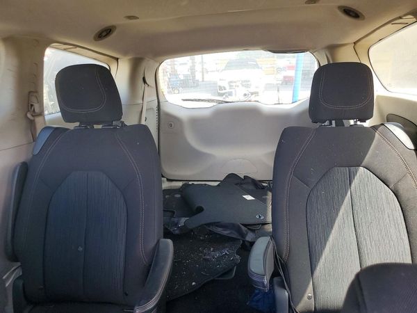 2020 CHRYSLER PACIFICA Touring — SUVN