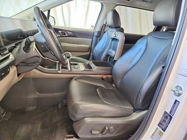 2025 KIA CARNIVAL LX, LXS — DENT