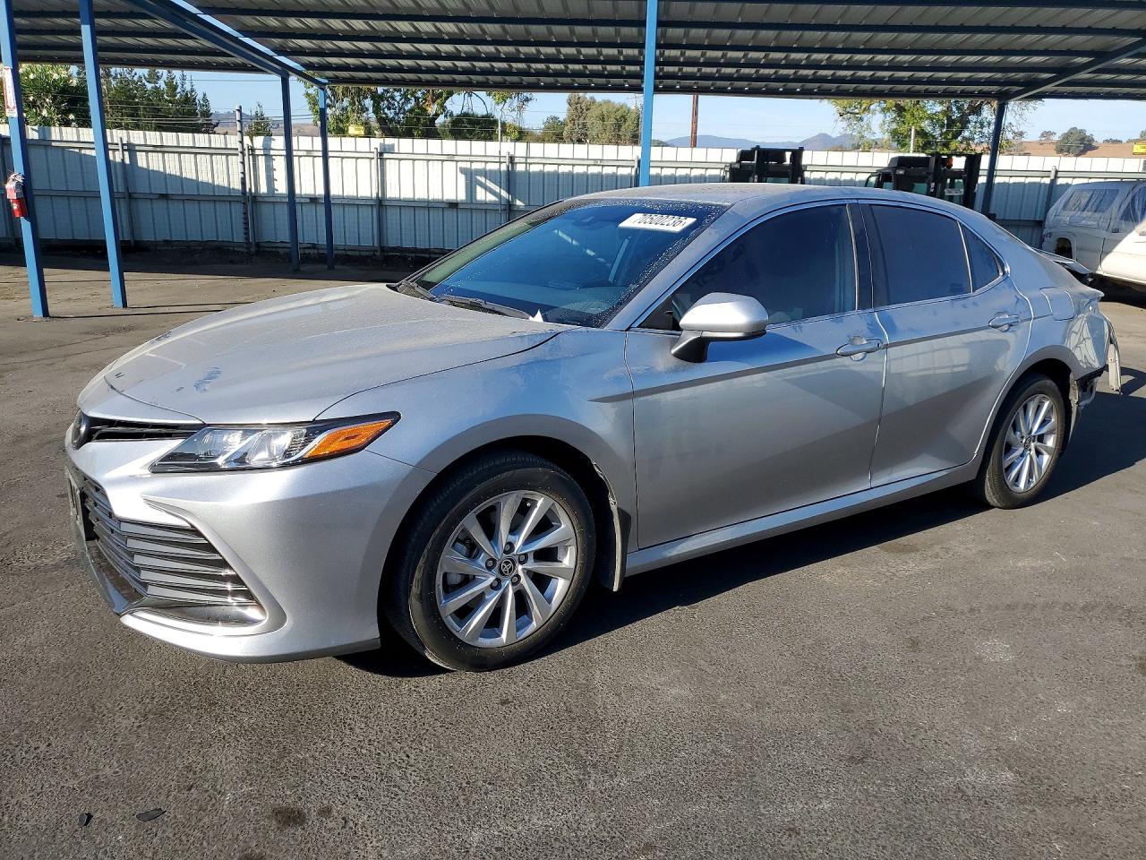 2024 TOYOTA CAMRY LE — Front 3/4