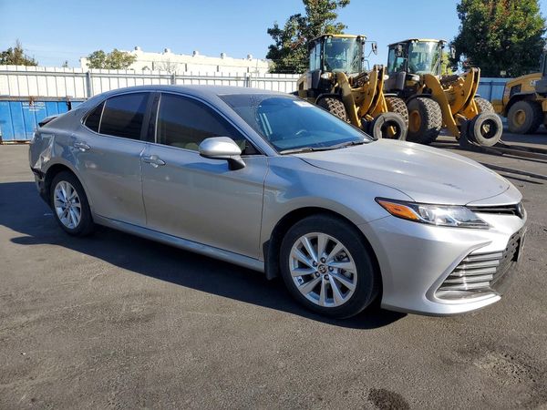 2024 TOYOTA CAMRY LE — Passenger 3/4