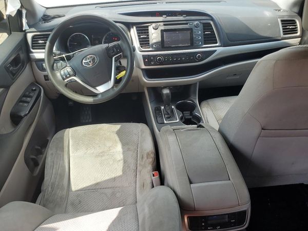 2019 TOYOTA HIGHLANDER LE