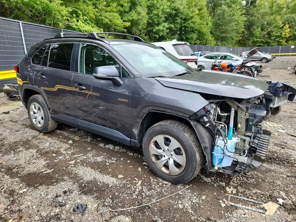 2020 TOYOTA RAV4 LE — Passenger 3/4