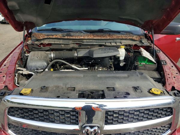 2013 RAM 1500 SLT — Engine bay