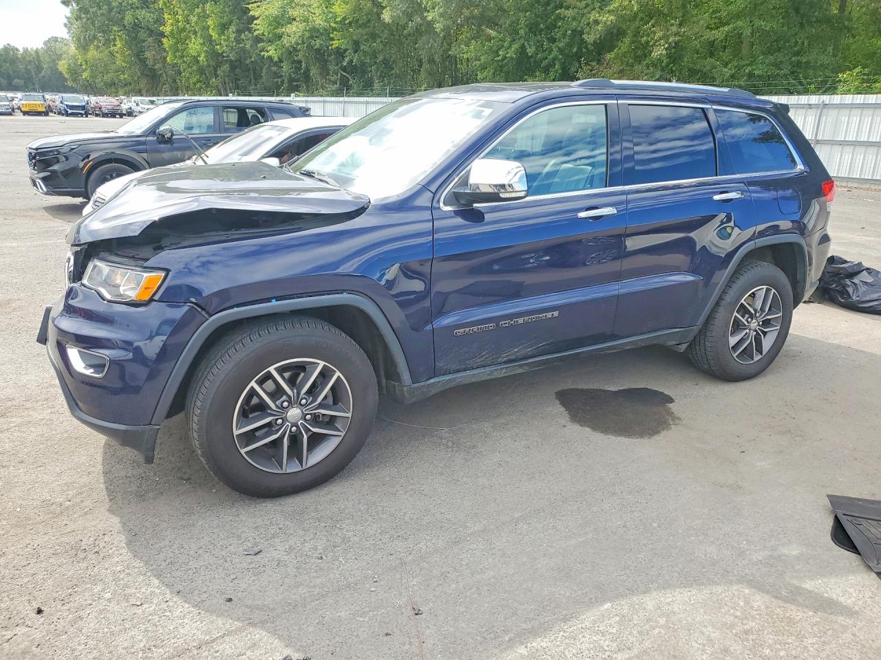 2017 JEEP GRAND CHEROKEE Limited — Front 3/4