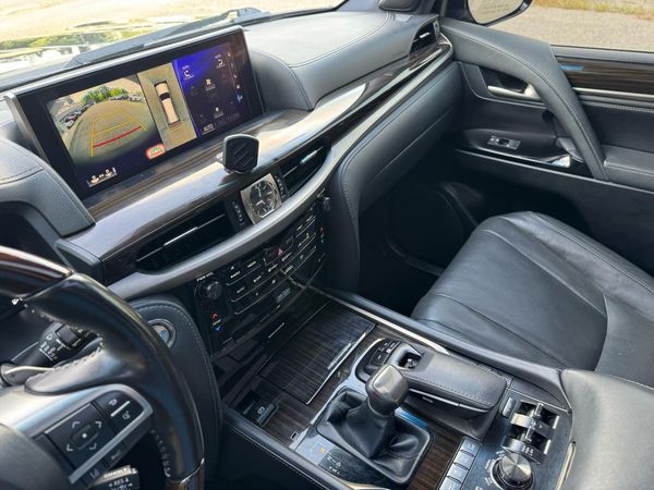 2020 LEXUS LX