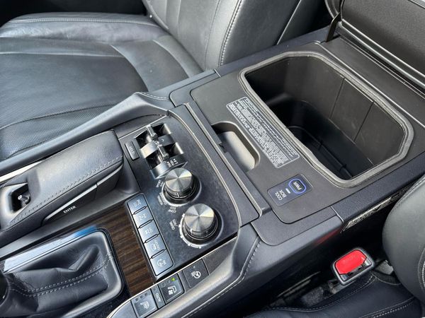 2020 LEXUS LX