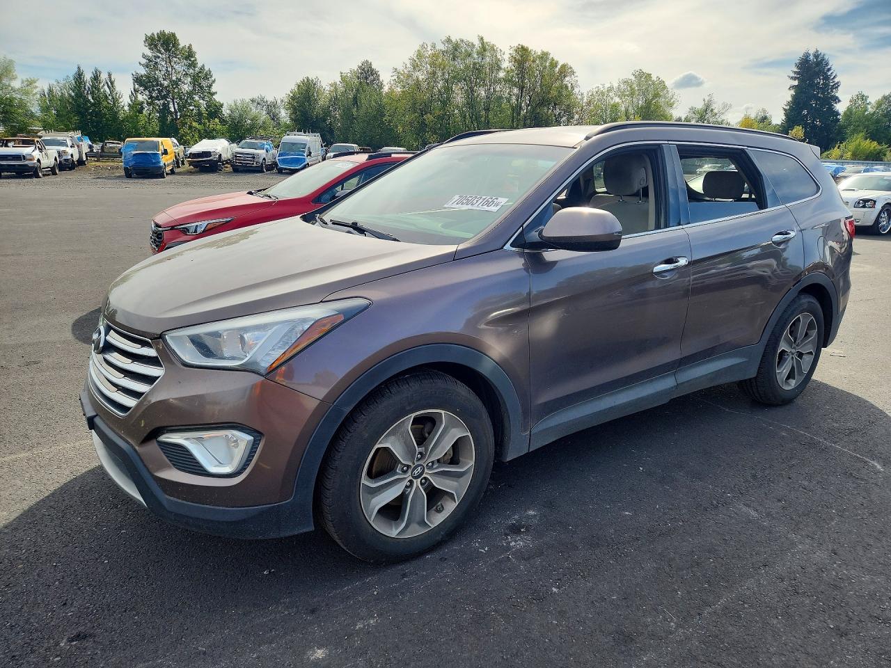 2015 HYUNDAI SANTA FE GL — Front 3/4