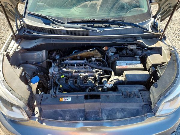 2017 KIA SOUL Base — Engine bay