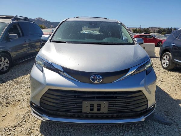 2025 TOYOTA SIENNA XLE — DIRF