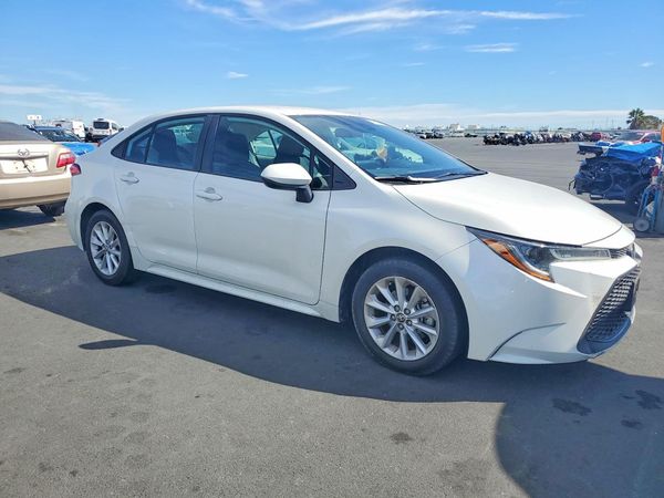 2021 TOYOTA COROLLA LE w/Premium pkg2 — Passenger 3/4