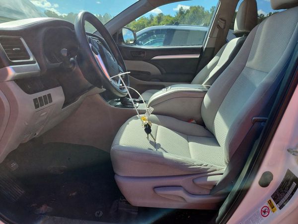 2019 TOYOTA HIGHLANDER LE/LE Plus — DENT
