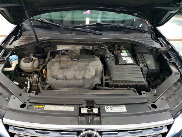 2019 VOLKSWAGEN TIGUAN — Engine bay