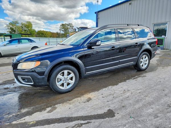 2012 VOLVO XC70 — DSFA — Front 3/4