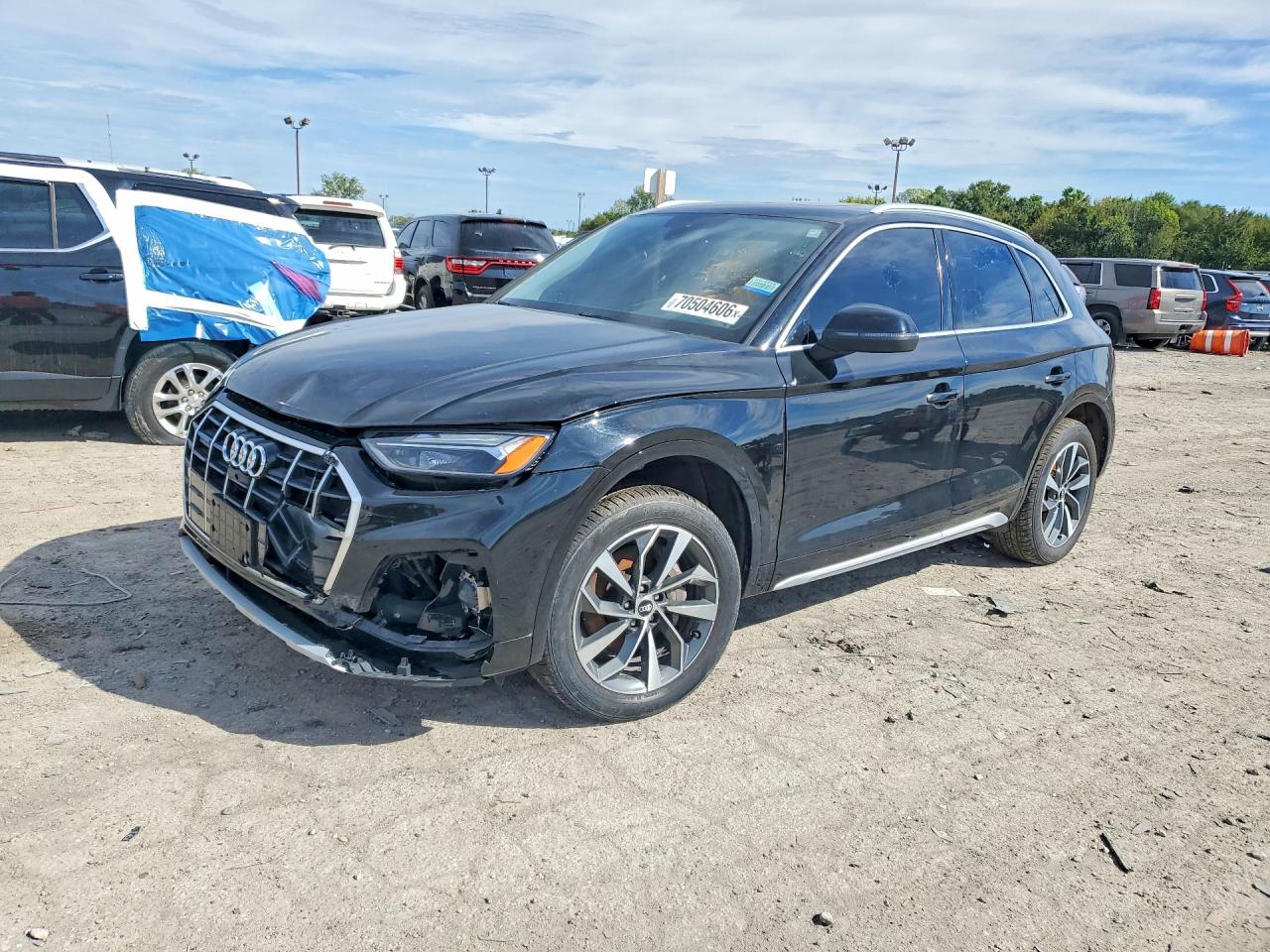 2021 AUDI Q5 quattro Premium Plus — Front 3/4
