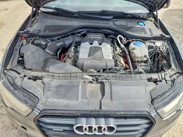 2015 AUDI A6 — Engine bay
