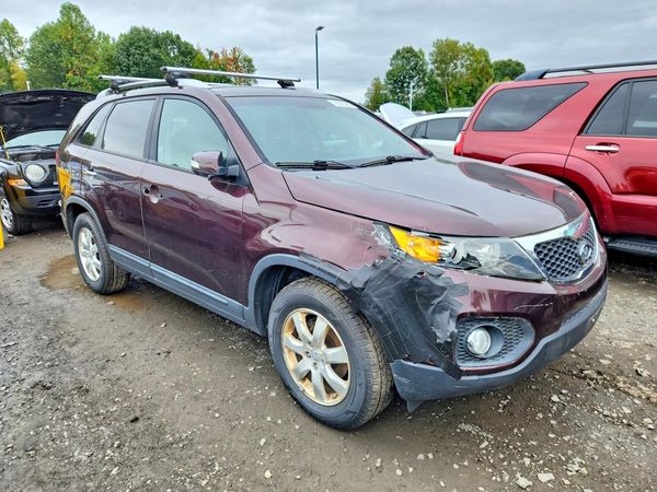 2013 KIA SORENTO Base / LX — Passenger 3/4