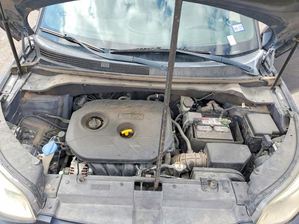 2014 KIA SOUL TOP(EXCLAIM) — Engine bay