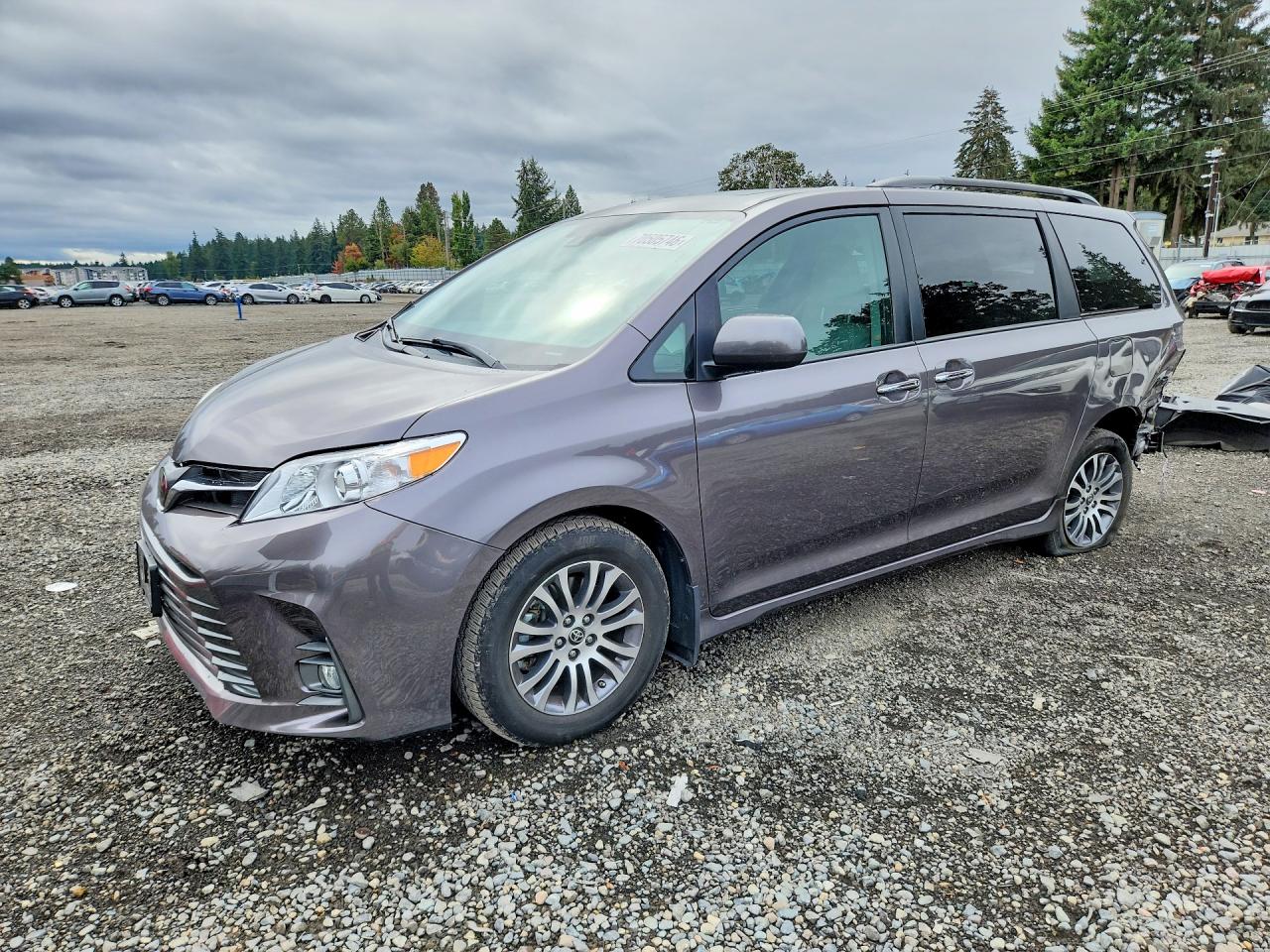 2020 TOYOTA SIENNA Q grade — Front 3/4