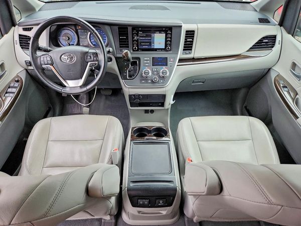 2020 TOYOTA SIENNA Q grade — CKPT