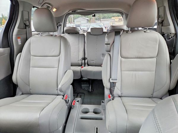 2020 TOYOTA SIENNA Q grade — SUVN