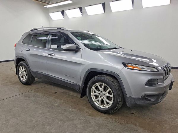 2015 JEEP CHEROKEE Latitude — Passenger 3/4