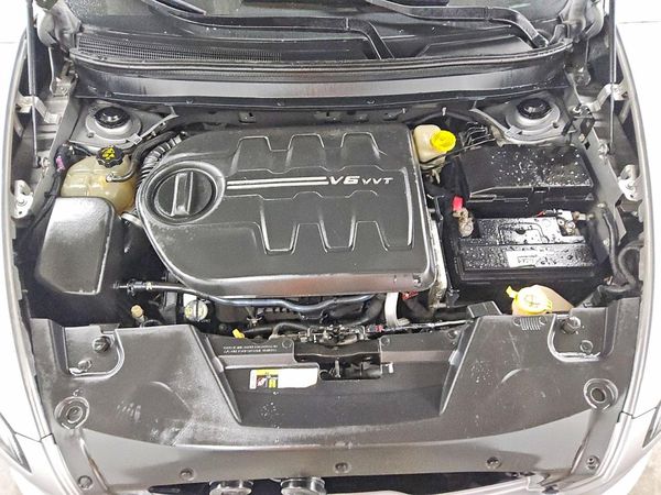 2015 JEEP CHEROKEE Latitude — Engine bay