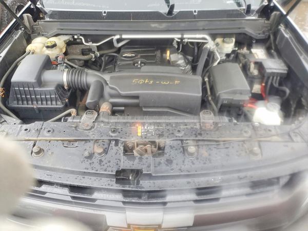 2015 CHEVROLET COLORADO LT — Engine bay