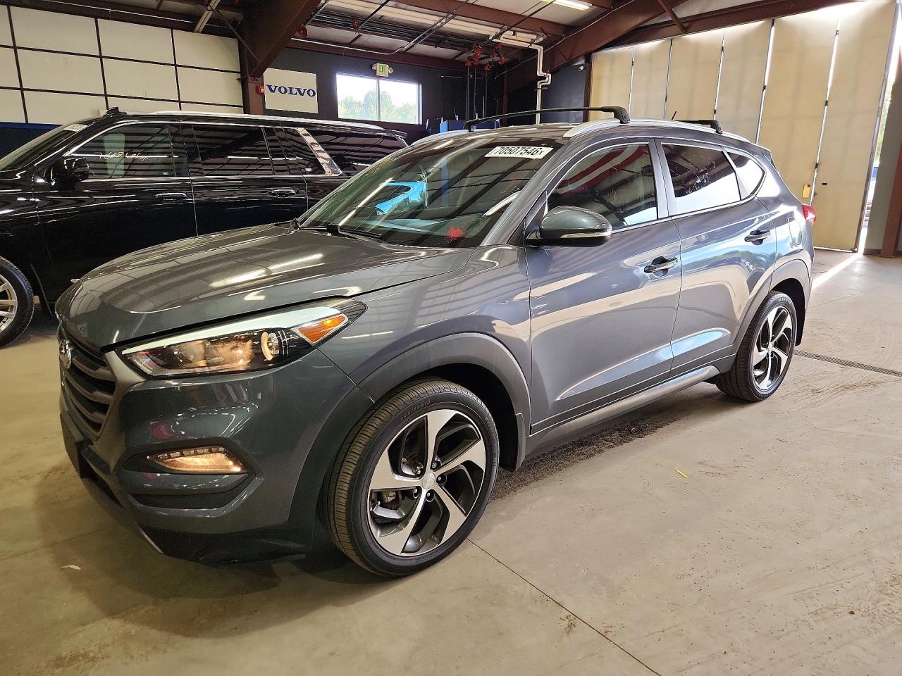 2016 HYUNDAI TUCSON — Front 3/4