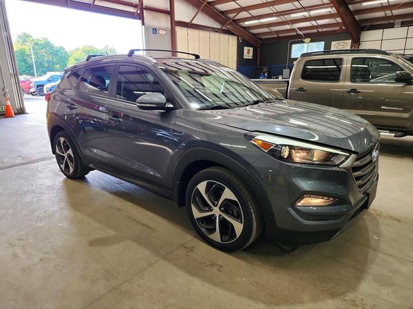 2016 HYUNDAI TUCSON — Passenger 3/4