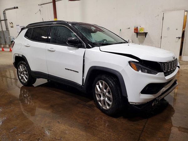 2025 JEEP COMPASS Limited — Passenger 3/4