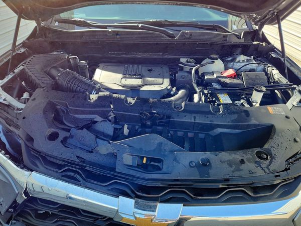 2025 CHEVROLET BLAZER 2LT — Engine bay