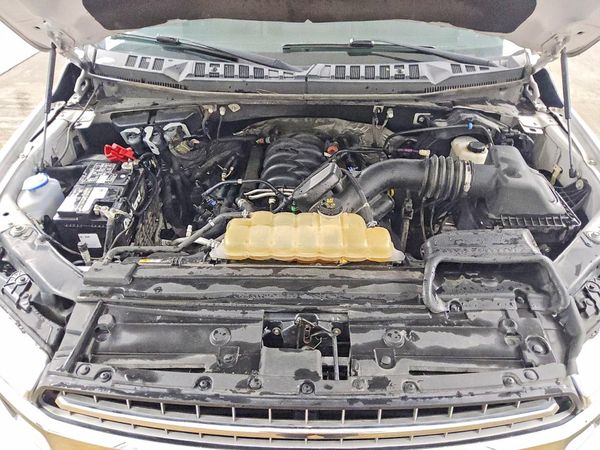 2019 FORD F150 — Engine bay