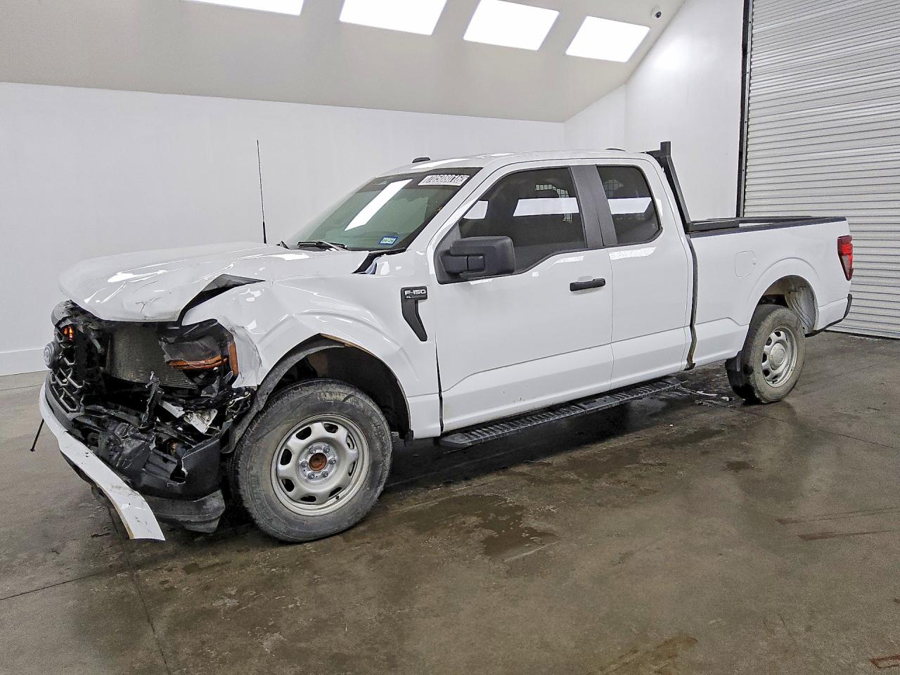 2025 FORD F150 XL — Front 3/4