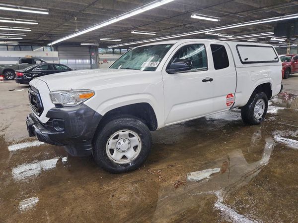 2021 TOYOTA TACOMA SR5 — Front 3/4
