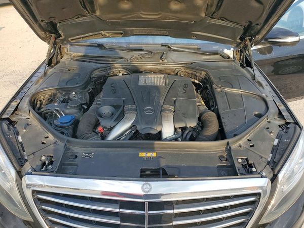 2014 MERCEDES-BENZ S S550 — Engine bay