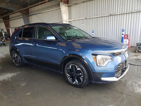 2023 KIA NIRO Wind — Passenger 3/4