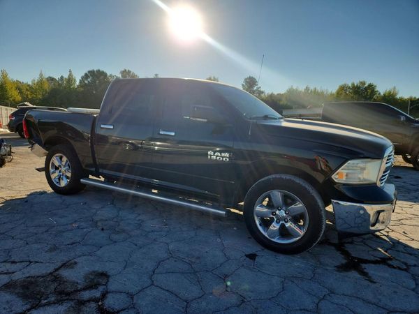 2016 RAM 1500 SLT — Passenger 3/4