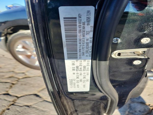 2016 RAM 1500 SLT — VINS