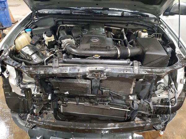 2018 NISSAN FRONTIER — Engine bay
