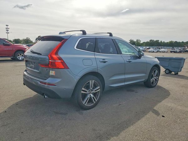 2018 VOLVO XC60 Momentum — PSRA