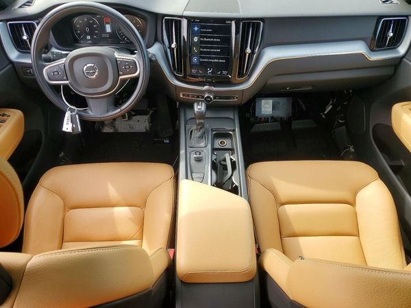 2018 VOLVO XC60 Momentum — CKPT