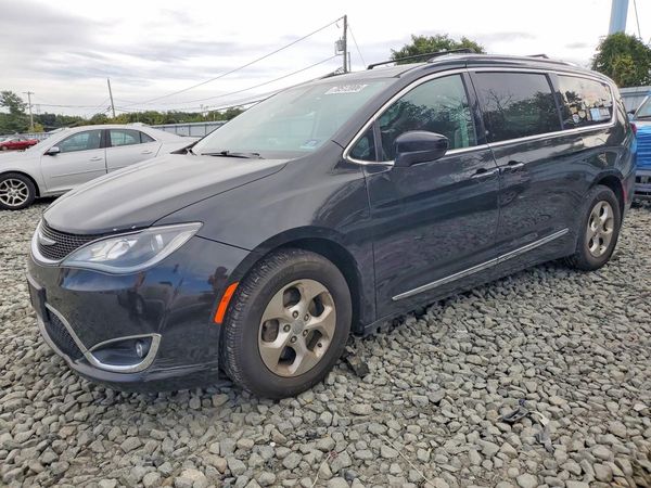 2017 CHRYSLER PACIFICA Touring L Plus — Front 3/4