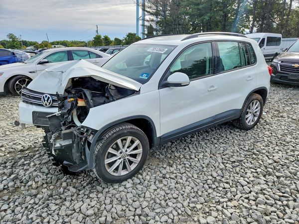 2017 VOLKSWAGEN TIGUAN — Front 3/4