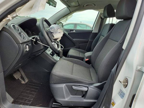 2017 VOLKSWAGEN TIGUAN — DENT