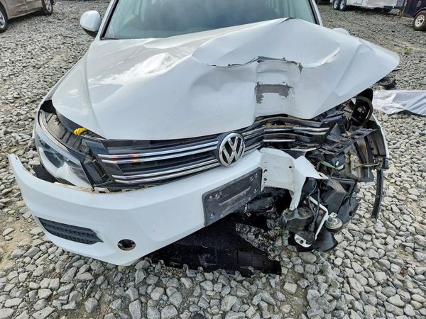2017 VOLKSWAGEN TIGUAN — Engine bay