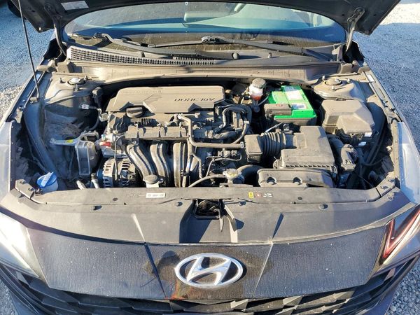 2023 HYUNDAI ELANTRA SEL — Engine bay