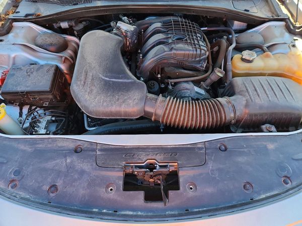 2019 DODGE CHARGER GT — Engine bay